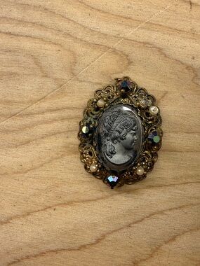 Vintage Cameo Pendant